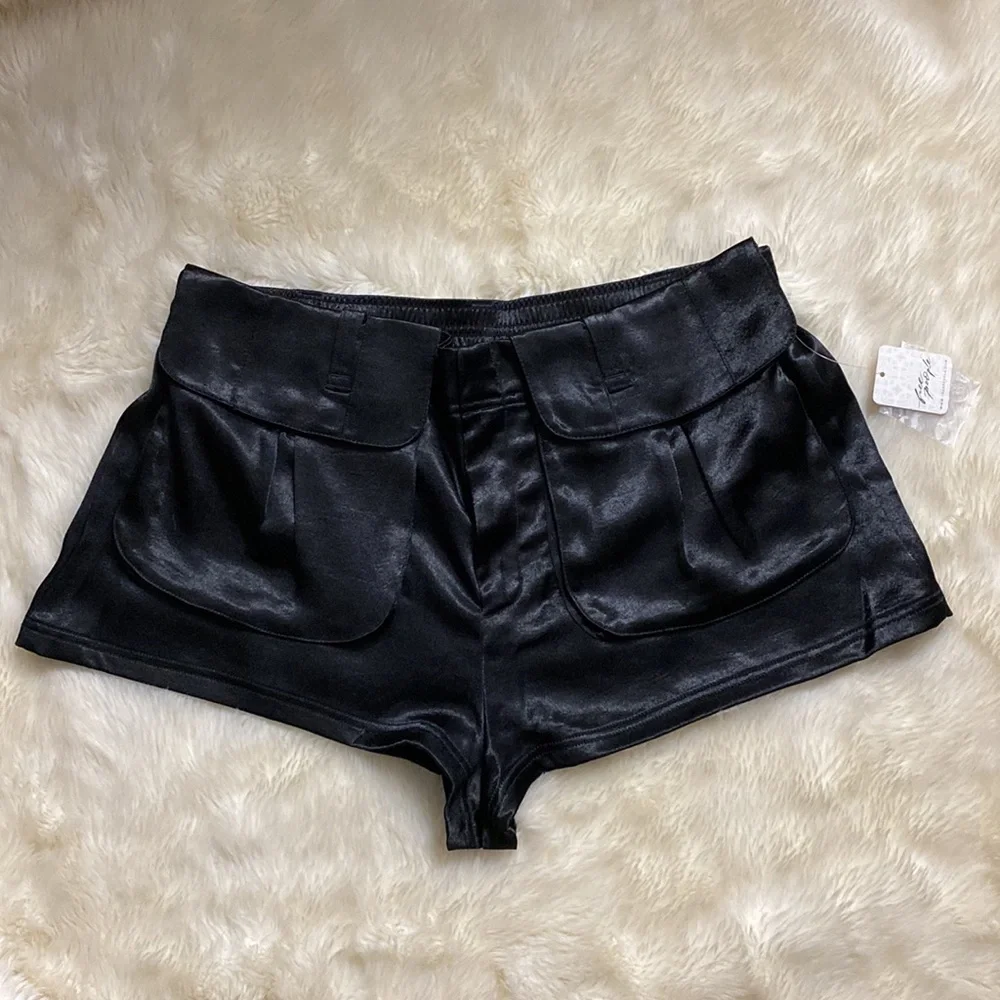 Free People Give A Little Shorts Black Satin, Size XL new - Picture 2 of 15